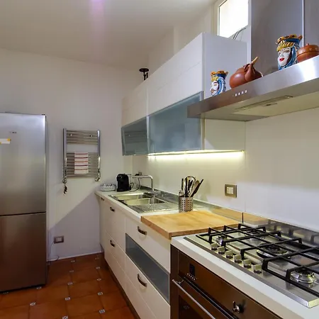 아파트 Policlinico